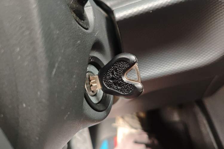 Used Wuling Hongguang New Energy 2024 All-Electric Model 300KM Standard Version Vehicle Key