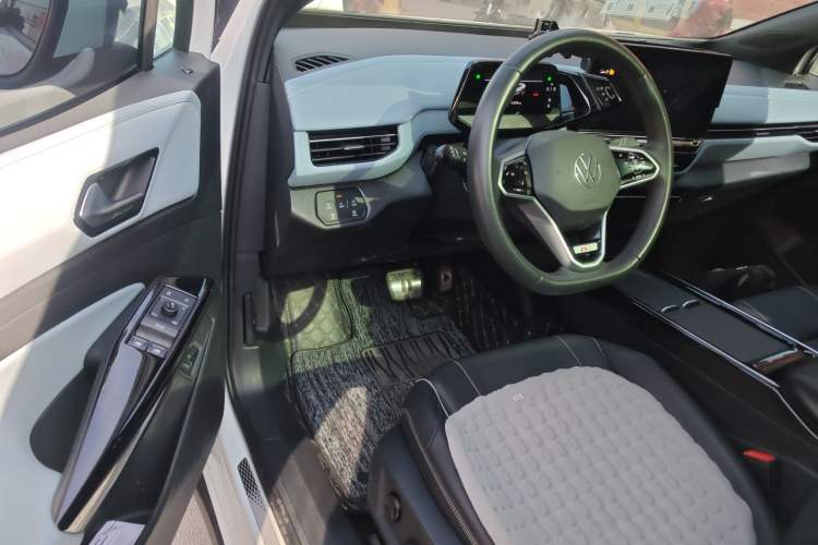 Used Volkswagen ID.4 X 2024 Pure & Smart Edition