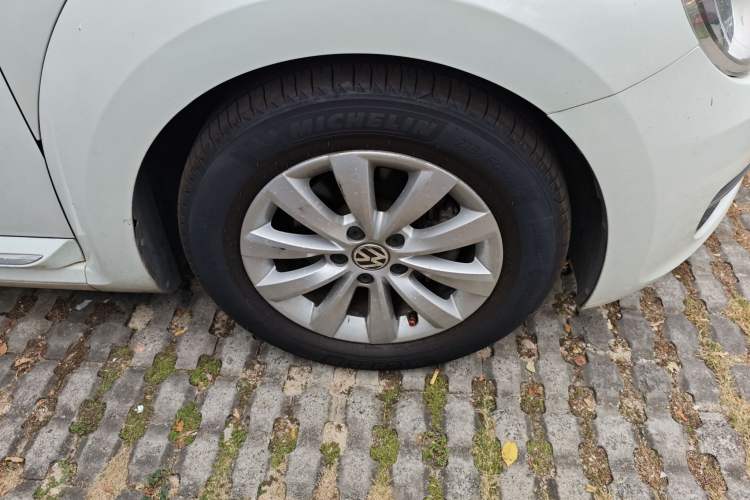 Used Volkswagen Beetle 2013 1.2TSI Fashion Edition Right Front Wheel Hub