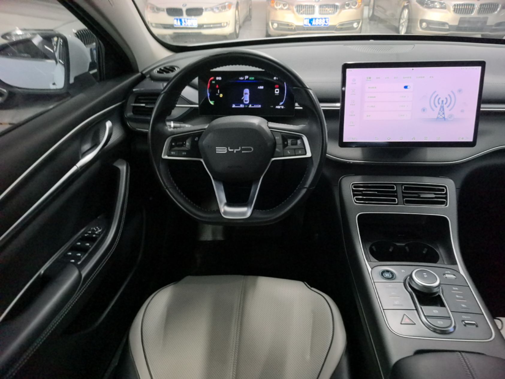 BYD Destroyer 05 2023 Champion Edition DM-i 55KM Luxury Model — снимка 13