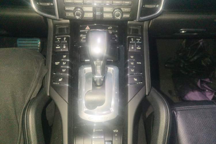 Used Porsche Cayenne 2016 Cayenne Platinum Edition 3.0T Gear Lever