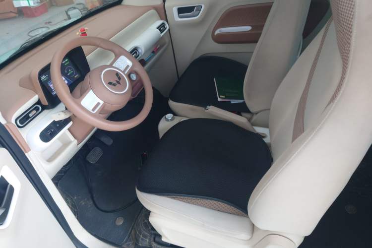 Used Wuling Hongguang MINIEV 2024 3rd Generation 215km Youth Edition
