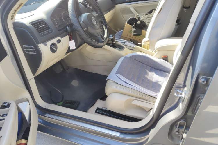 Used Volkswagen Sagitar 2011 1.4 TSI Automatic Tech Model
