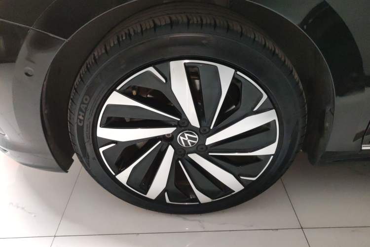 Used Volkswagen Passat 2022 330TSI Luxury Edition Left Front Wheel Hub