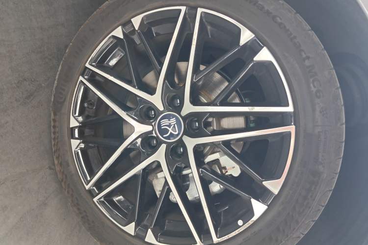 Used BYD Han 2025 EV Intelligent Driving Edition 605KM Prestige Model Right Front Wheel Hub