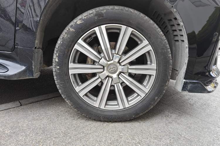 Used Toyota Land Cruiser 2010 4.7L Automatic VX Exterior 7