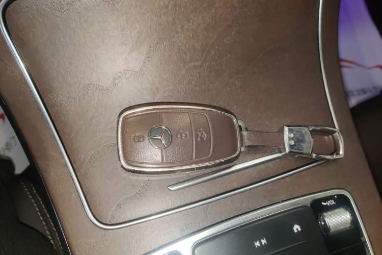 Used Mercedes-Benz GLC 2022 Second Facelift GLC 260 L 4MATIC Luxury Edition Interior 1