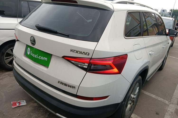 Used Skoda Kodiaq 2018 Facelifted TSI330 5-Seater Two-Wheel-Drive Luxury Enjoyment Edition Rear Right 45 Deg