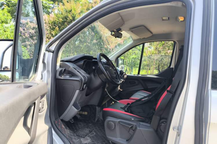 Used Ford Transit 2017 2.0T Diesel Multi-Function Commercial Vehicle Mid-Drive Mid-Roof China V Standard
