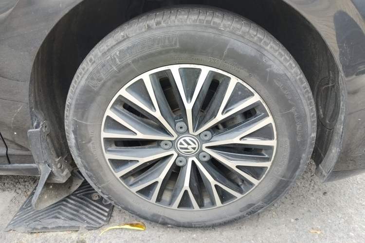 Used Volkswagen Sagitar 2020 280TSI DSG Comfort Version China VI Standard Right Front Wheel Hub