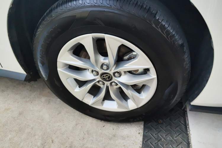 Used Toyota Granvia 2024 2.5L Hybrid Comfort Edition
