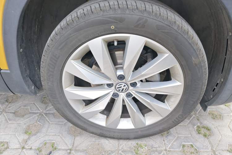 Used Volkswagen Tayron 2019 380TSI Four-Wheel Drive Prestige Version China V Standard Right Front Wheel Hub