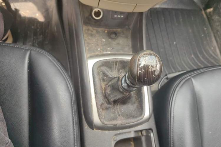 Used Hyundai Celesta 2011 1.6L Manual Luxury Model Gear Lever