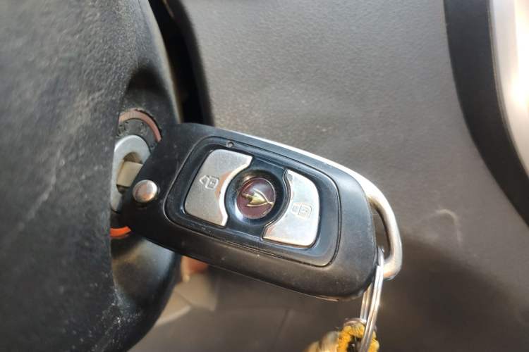 Used Jinbei Hiace King 2021 2.0L City Transport King Series Express Model Standard Top 6-Seater 1TZS Vehicle Key