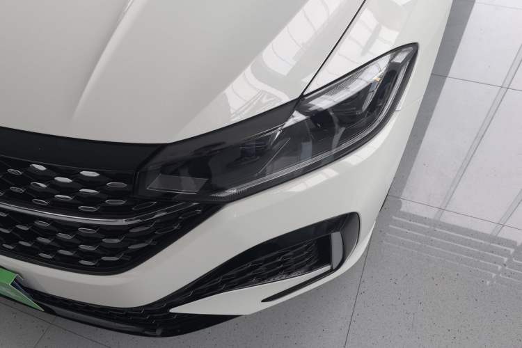 Used Volkswagen Lavida 2024 1.5L Automatic Starry Sky 5 Million Edition Left Front Headlight