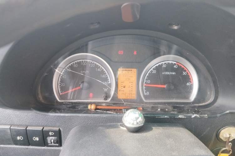 Used Dongfeng Yufeng 2020 2.5T V9 Cargo Van Long Wheelbase High Roof 3-Seater China V Emission Standard ZD25