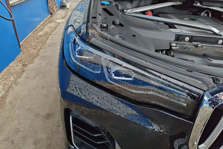 Used BMW X7 2022 xDrive40i Luxury Package with Leading Features Right Front Headlight