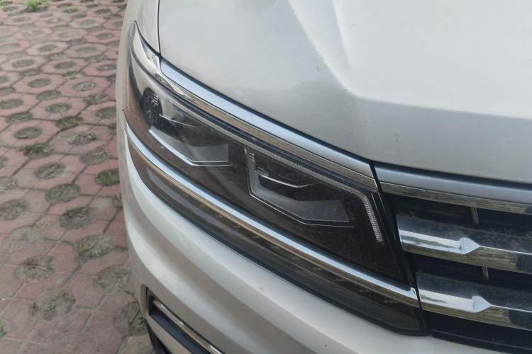 Used Volkswagen Tiguan L 2018 380TSI Automatic All-Wheel Drive Luxury Edition
