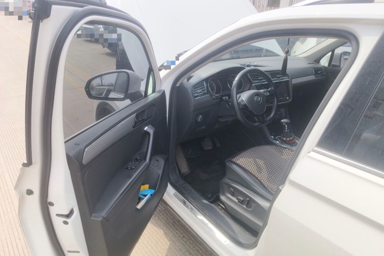 Used Volkswagen Tiguan L 2019 380TSI Automatic All-Wheel Drive Luxury Edition with 7 Seats China VI Standard Driver Seat