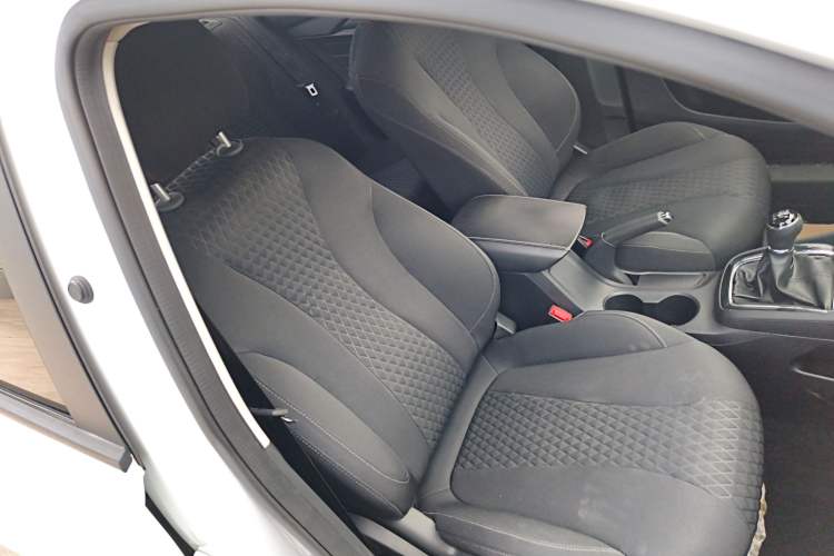 Used Roewe i5 2019 1.5L Manual 4G Connected Langyue Edition Right Front Seat