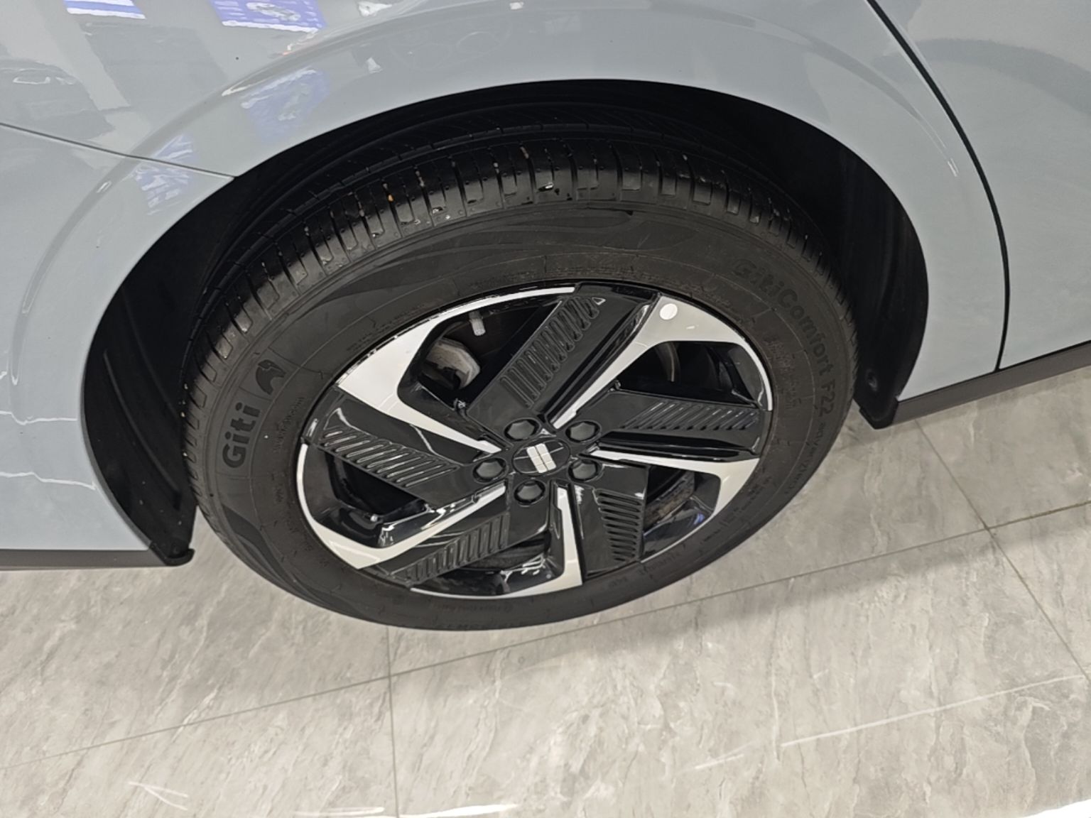 Geely Galaxy L6 2023 125km PLUS — снимка 11