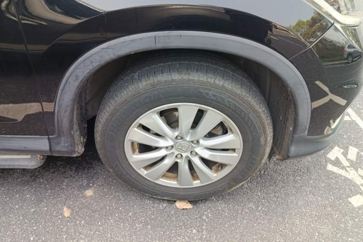 Used Honda CR-V 2016 2.0L two-wheel drive Urban Edition Right Front Wheel Hub