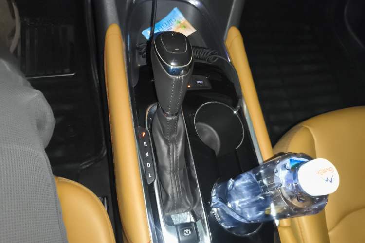 Used Chevrolet Malibu XL 2017 1.5T Automatic Ruichi Edition Gear Lever