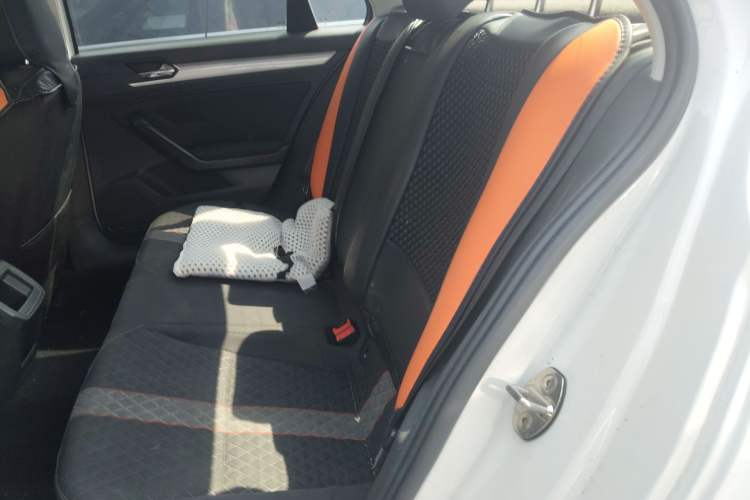 Used Volkswagen Lamando 2019 230TSI DSG Fashion Edition China VI
