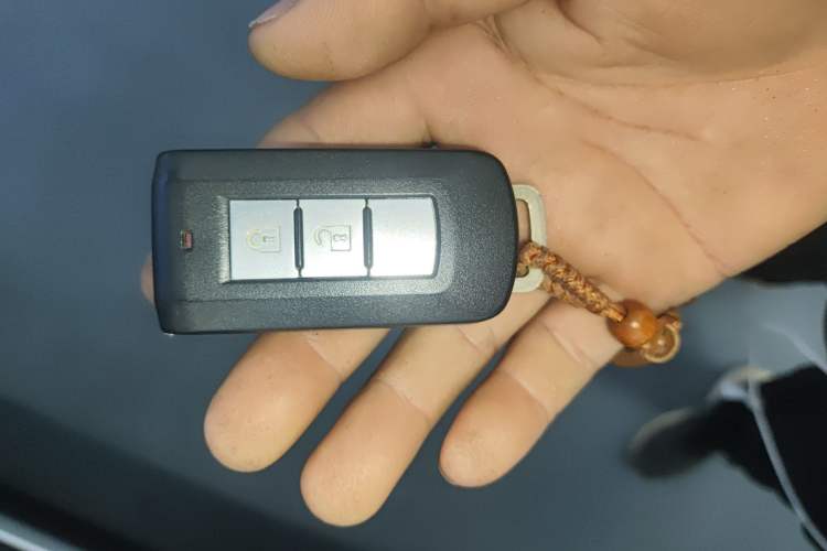 Used Mitsubishi Outlander 2020 2.0L Two-Wheel Drive Comfort Edition 7-Seater