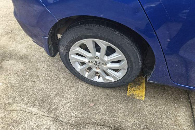 Used Honda Fit 2018 1.5L CVT Comfort Sunroof Version Right Rear Wheel Hub