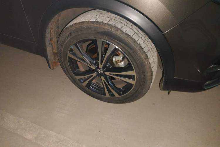 Used Nissan Qashqai 2019 2.0L CVT Luxury Edition Right Front Wheel Hub