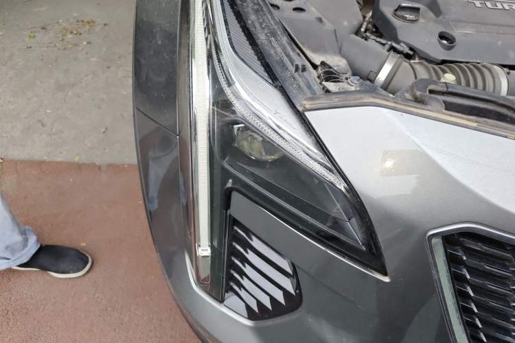 Used Cadillac XT4 2018 28T Two-Wheel-Drive Luxury Model