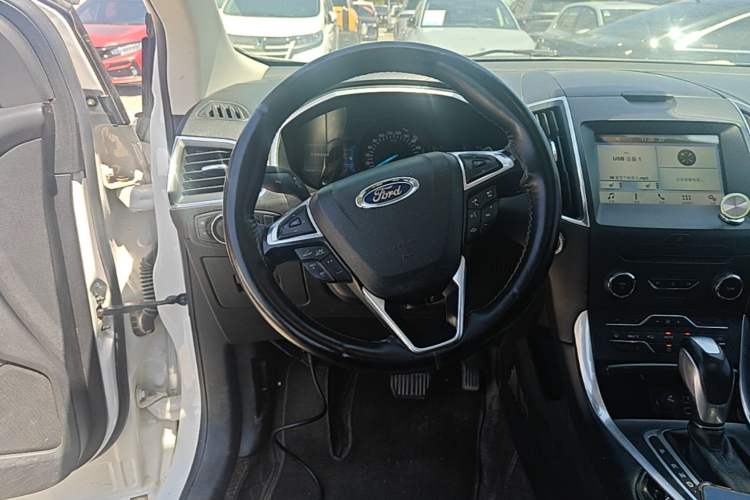 Used Ford Edge 2018 EcoBoost 245 Two-Wheel-Drive Titanium 7-Seater China V Standard

