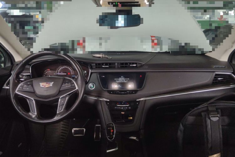 Used Cadillac XT5 2016 25T Luxury Model Center Console