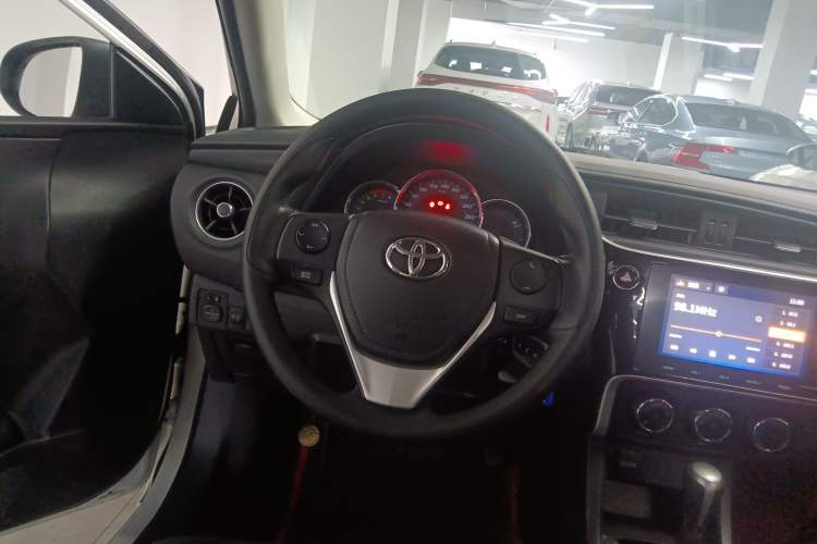 Used Toyota Levin 2017 Revised 185T CVT Elite Edition China V Standard Steering Wheel