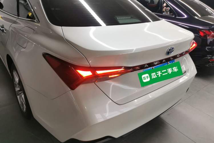 Used Toyota Avalon 2019 Dual-Engine 2.5L Luxury Edition China VI Standard
