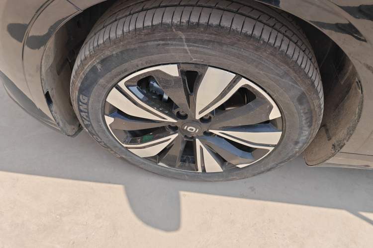 Used CHANGAN NEVO A07 2025 Range-Extended "Truly Delicious" 140 Elite Version Left Front Wheel Hub