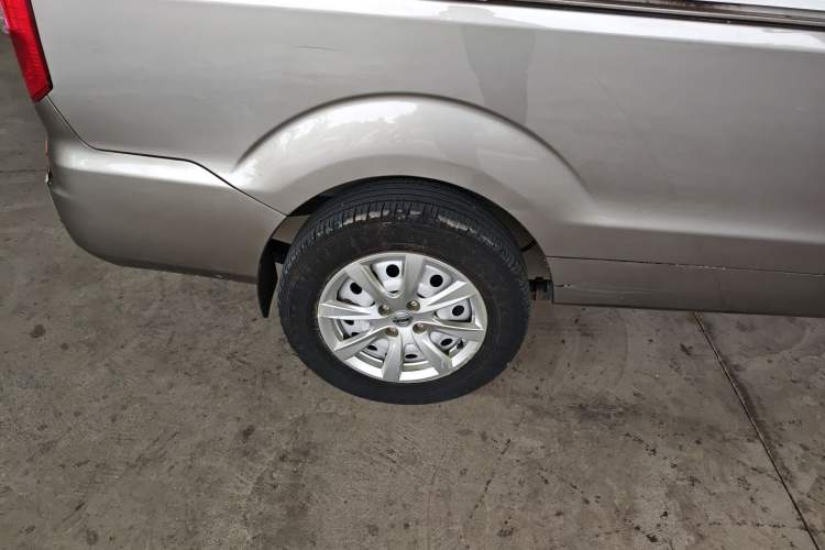 Used Jinbei New Hiace S 2023 1.5L Wealth Edition Van 2/5-Seater Air-Conditioned Model SWC15M