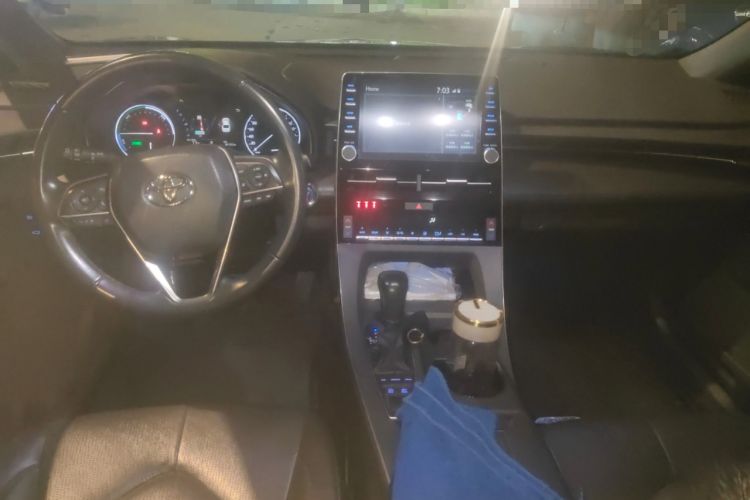 Used Toyota Avalon 2019 Dual-Engine 2.5L Luxury Edition China VI Standard Center Console