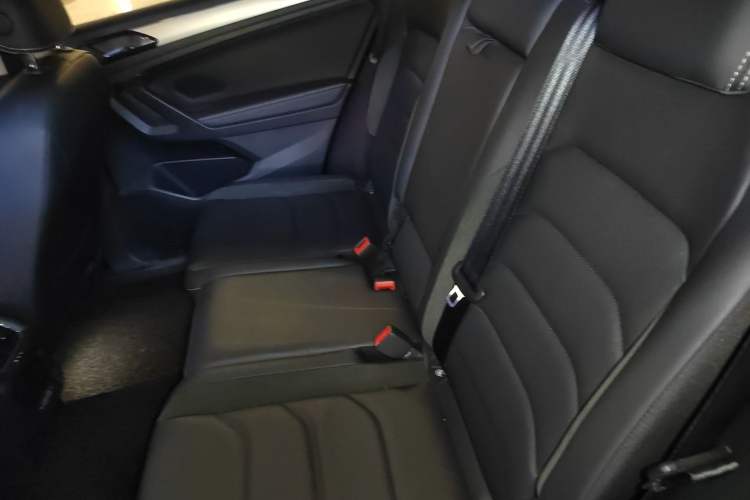 Used Volkswagen Tiguan L 2019 330TSI Automatic Two-Wheel Drive Smart Luxury Version China VI Standard Left Rear Seat