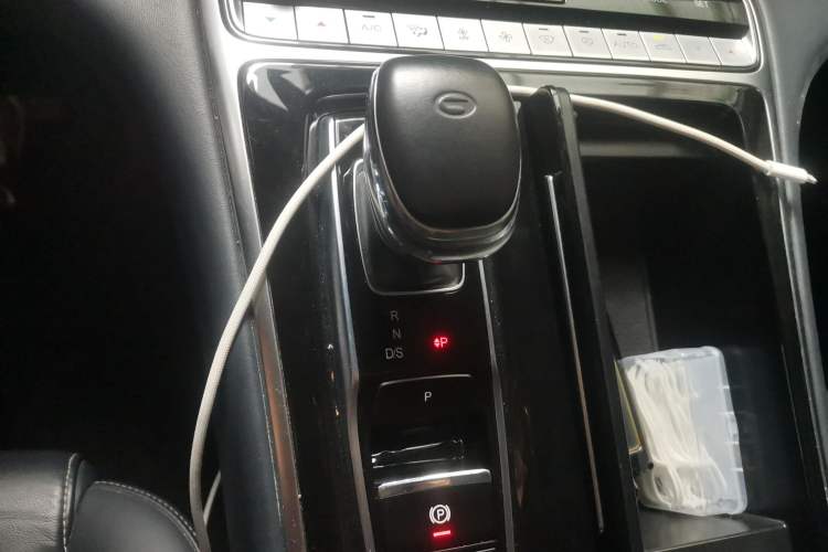 Used GAC Trumpchi M8 2021 Lingxiu Series 390T Deluxe Edition Gear Lever