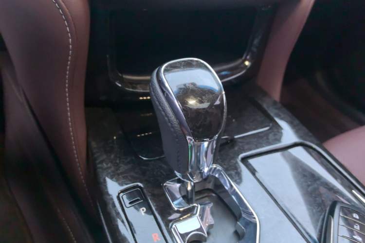 Used Toyota Crown 2018 2.0T Sport Edition Gear Lever