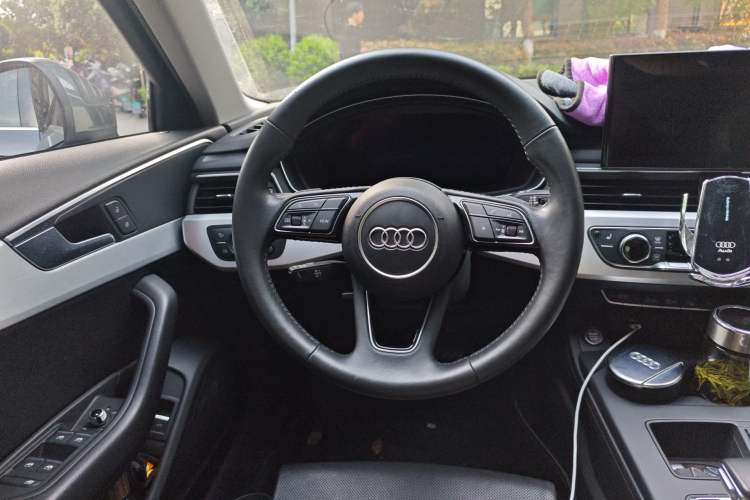 Used Audi A4L 2020 40 TFSI Luxury Dynamic Model
