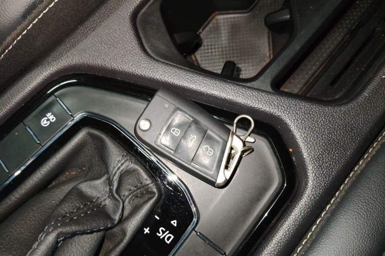 Used Volkswagen Tiguan L 2021 330TSI Automatic Two-Wheel Drive Smart Edition
