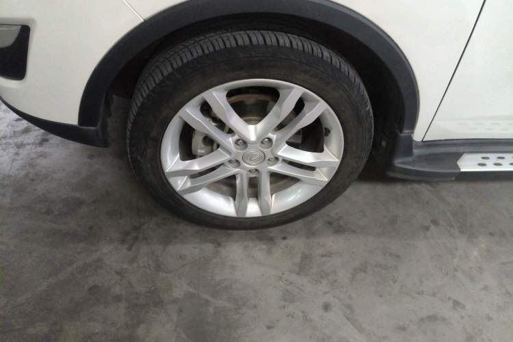 Used CHANGAN CS35 2014 1.6L Manual Luxury Model China IV Standard Left Front Wheel Hub