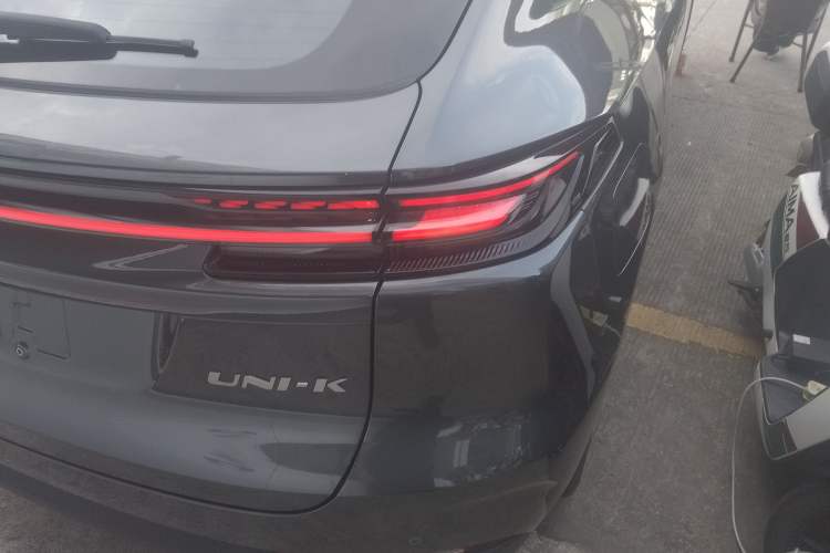 Used Changan UNI-K iDD 2024 ZhiDian iDD 1.5T 135km Smart Leading Model