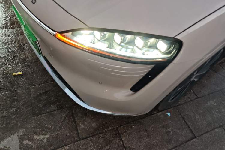 Used Hima Luxeed R7 2025 Range-Extended Version 251 km Max