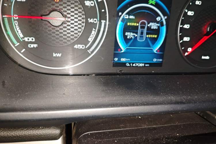 Used BYD Tang New Energy 2018 DM 2.0T All-Wheel Drive Smart Connect Advanced Model 7 Seats China V Emission Standard
