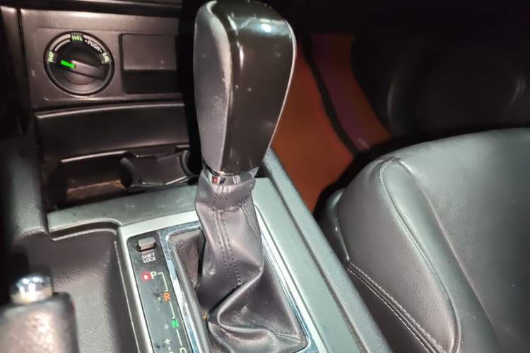 Used Toyota Prado 2016 2.7L Automatic Standard Edition Gear Lever