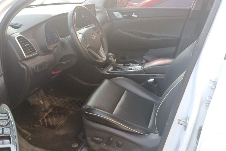 Used Hyundai Tucson 2019 280TGDi Dual-Clutch Two-Wheel Drive Smart Connect Version China V Standard